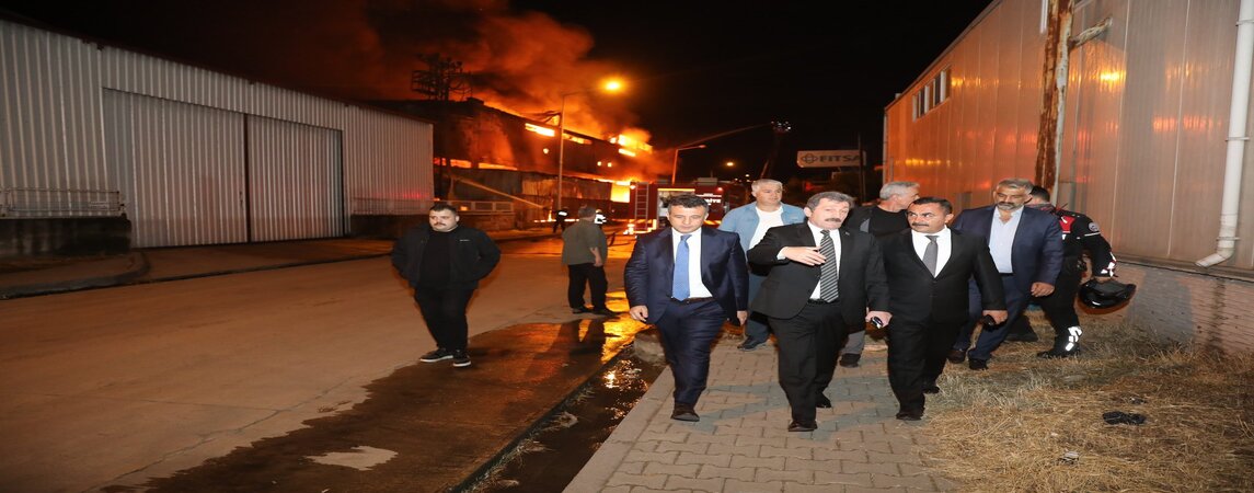 Vali Orhan Tavlı Tekkeköy de Yangın Çıkan Fabrikalar Hakkında Açıklama Yaptı