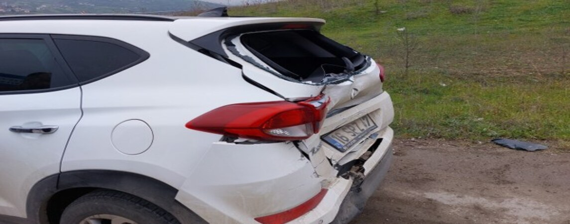 Samsun da Kamyon ile Otomobil Çarpıştı 