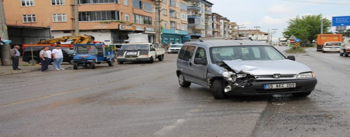 Ticari Araç ile Patpat Çarpıştı 