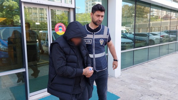 Ayrıldığı Kadının Evinin Kapısını Ateşe Verdi