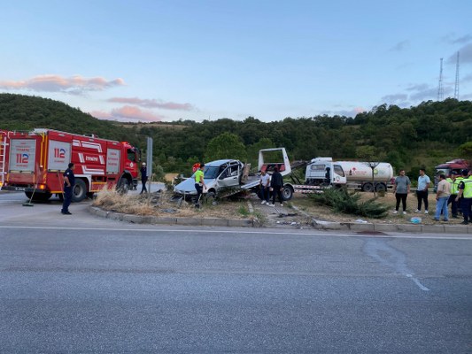 Kavak da Trafik Kazası:2 Otomobil Çarpıştı 