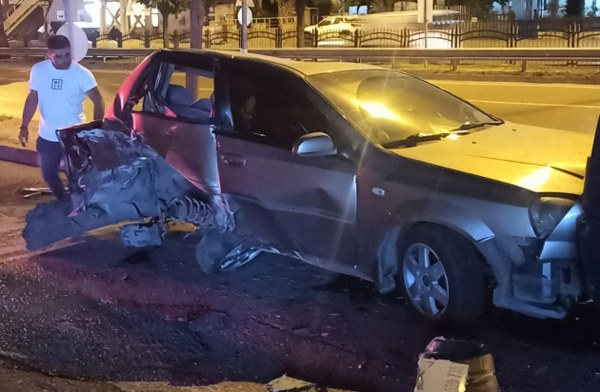Samsun da Otomobil Park Halinde ki Araçlara Çarptı