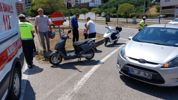 Canik de Otomobil ile Motosiklet Çarpıştı 