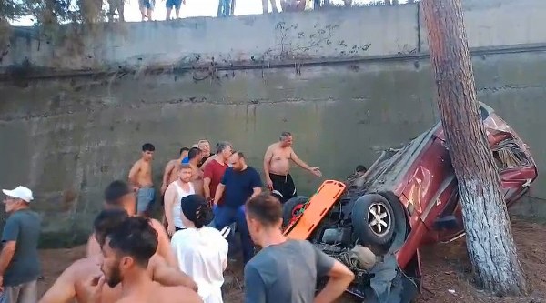 Otomobil Kamp Alanına Uçtu 