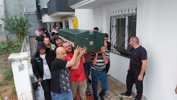 18 Yaşında ki Genç Evinde Ölü Bulundu 