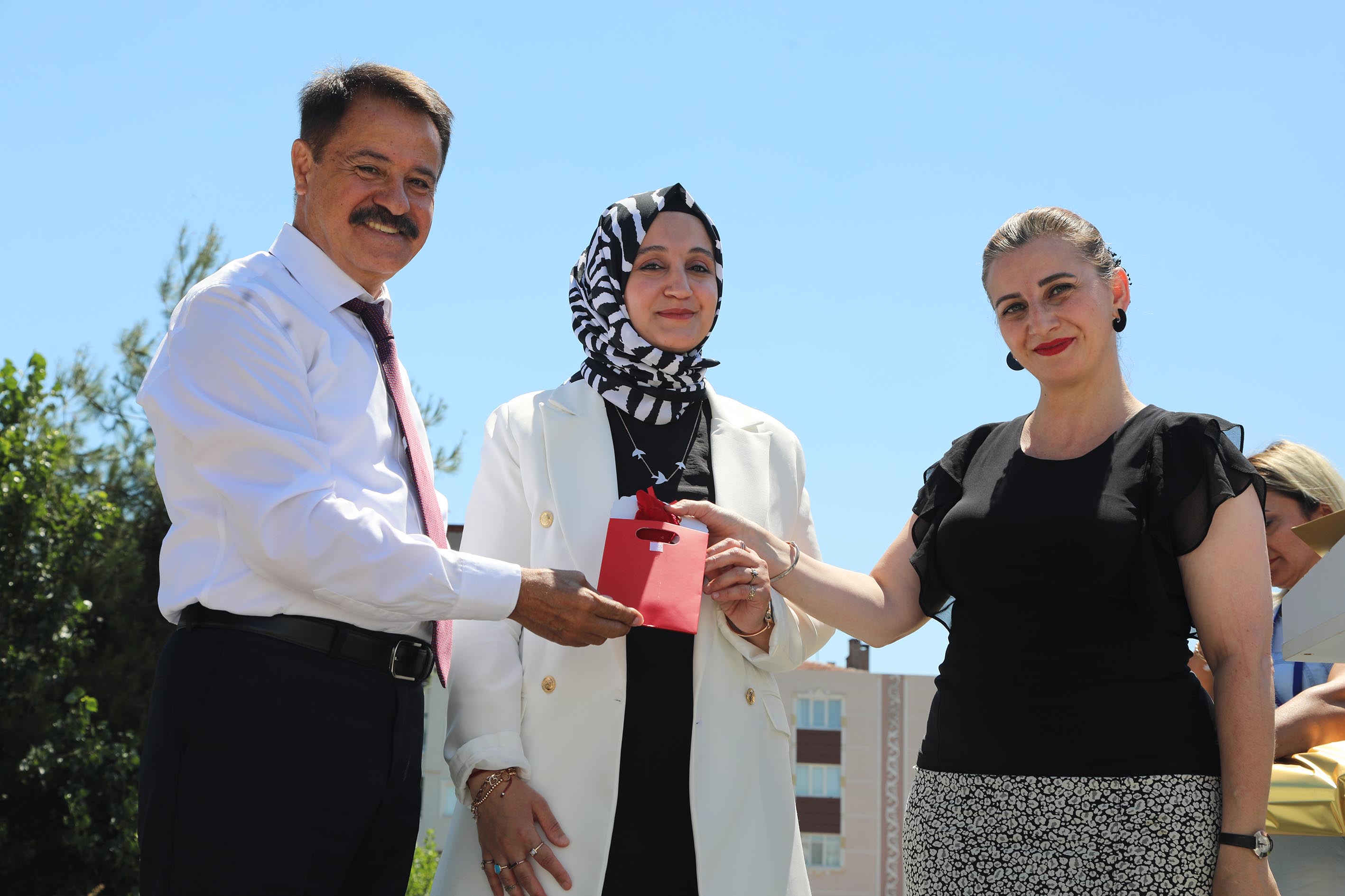 Başkan Deveci’den kadınlara mesaj: ‘’Gücünüzü birleştirin’’