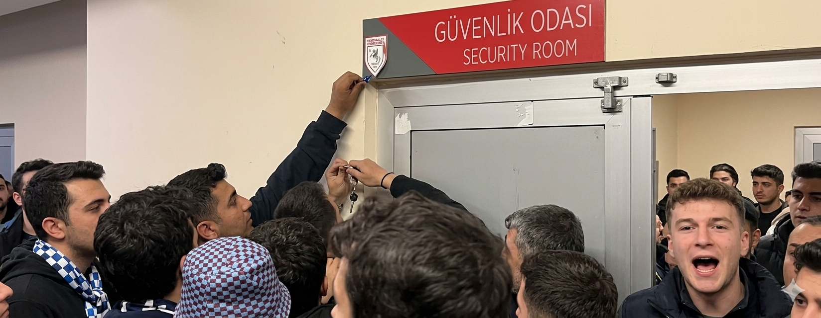 Maç Sonrası Tepki Çeken Görüntüler: Atatürk’ün Yer Aldığı Samsunspor Armasına Müdahale