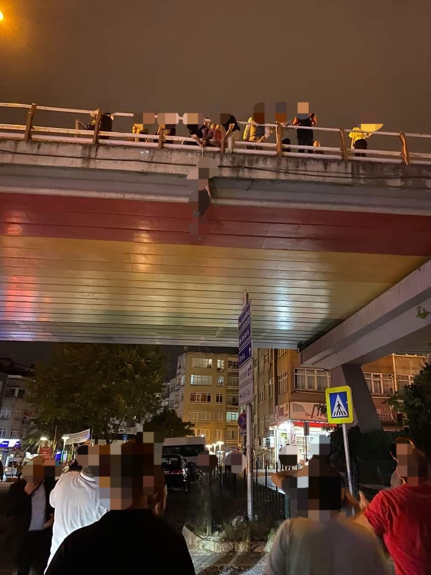 Modern Pazarı Köprüsüne Kendini Asan Genç Kurtarılamadı