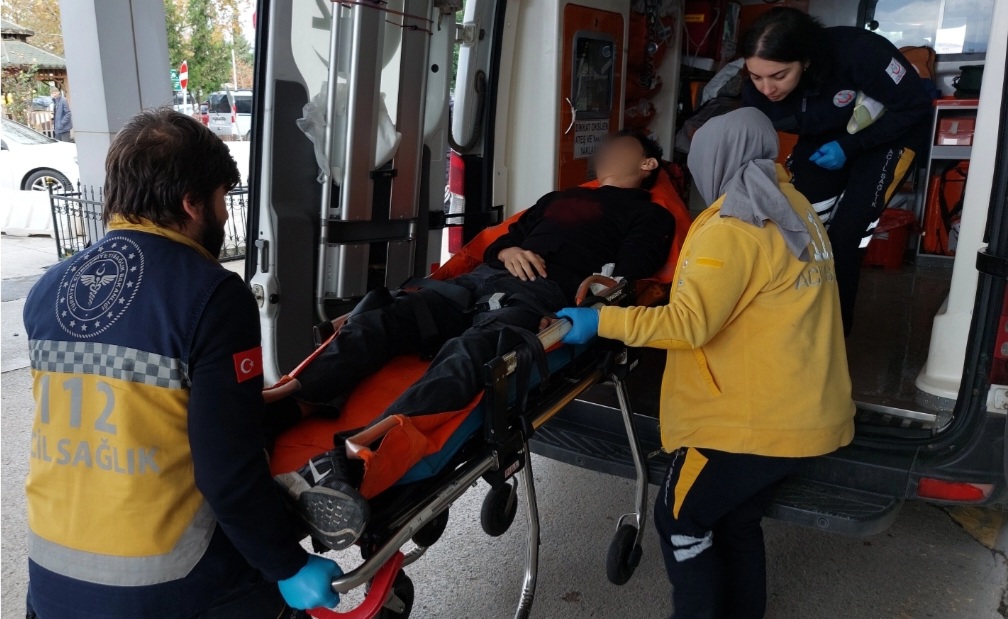 Lise Öğrencisi Kendini Yaraladı
