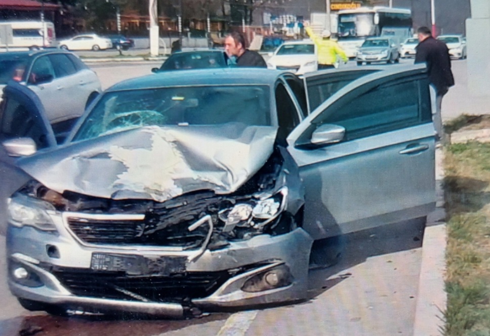 Kavşak da Trafik Kazası 