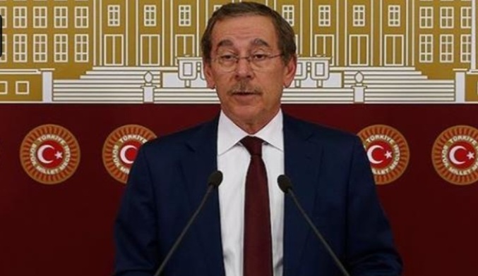 Eski Bakanlardan Abdüllatif Şener'in Oğlu Anneannnesini Silahla Vurarak Öldürdü 