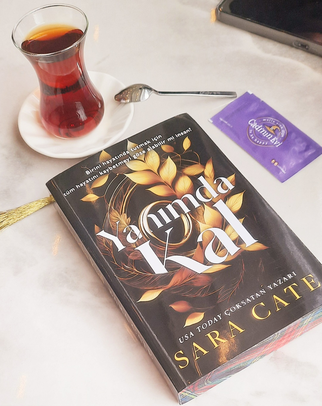 Pazar Gününe Kitapla Başlayalım: Yanımda Kal