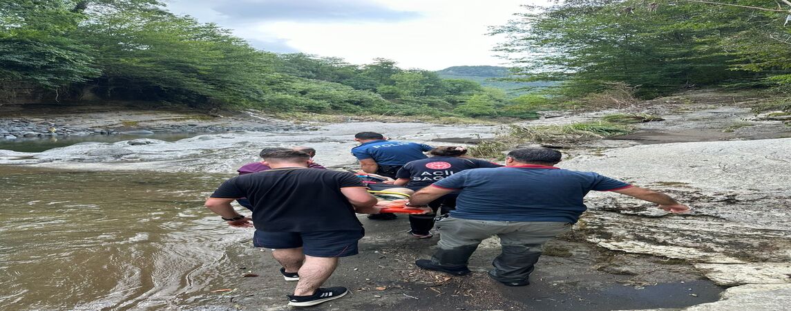 Serinlemek İçin Girdiği Irmakta Ölümden Döndü
