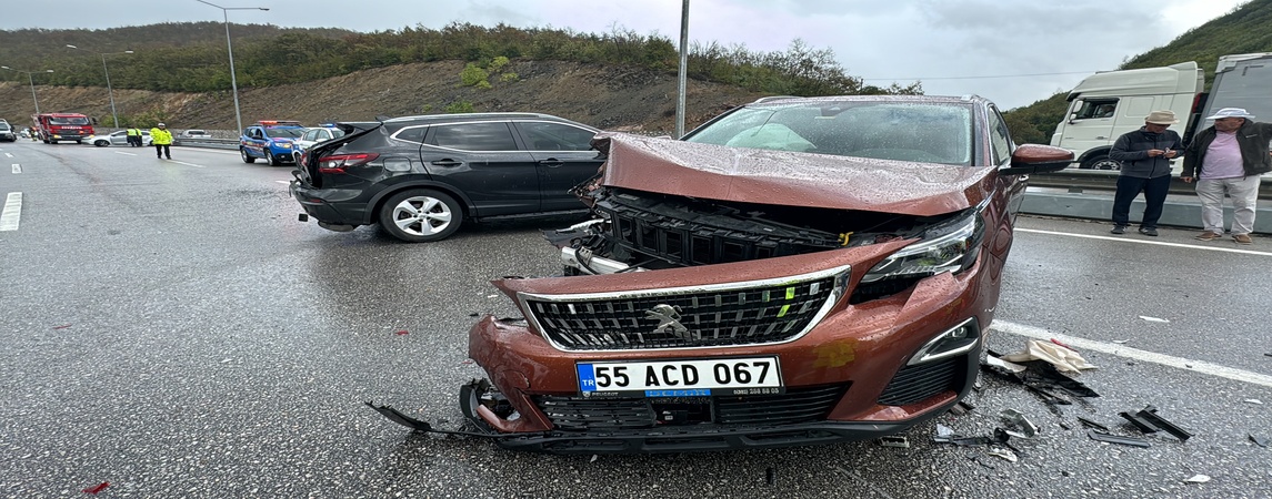 Kavak'da Zincirleme Trafik Kazası 