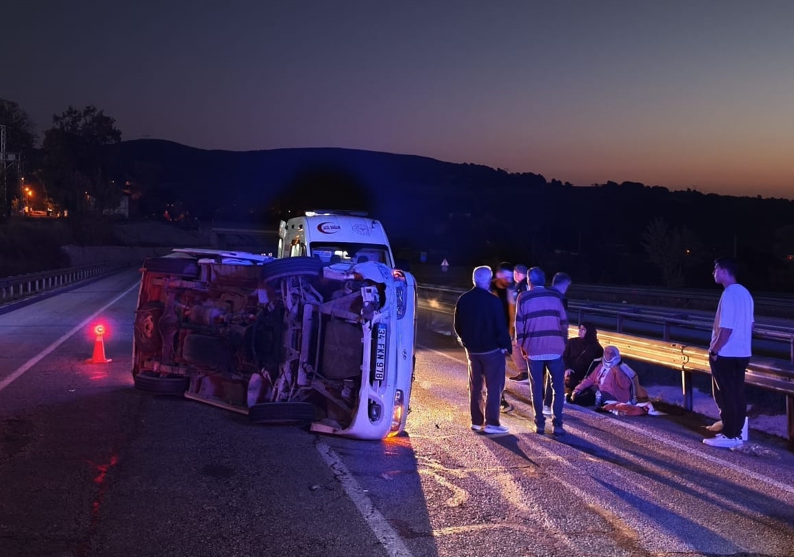 Samsun’da Otomobil ile Minibüs Çarpıştı: 9 yaralı