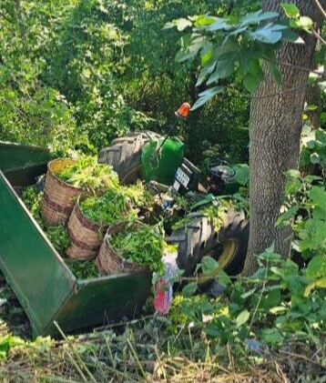 Samsun'da Traktör Dereye Devrildi: Ağır Yaralanan Sürücü Helikopterle Hastaneye Kaldırıldı