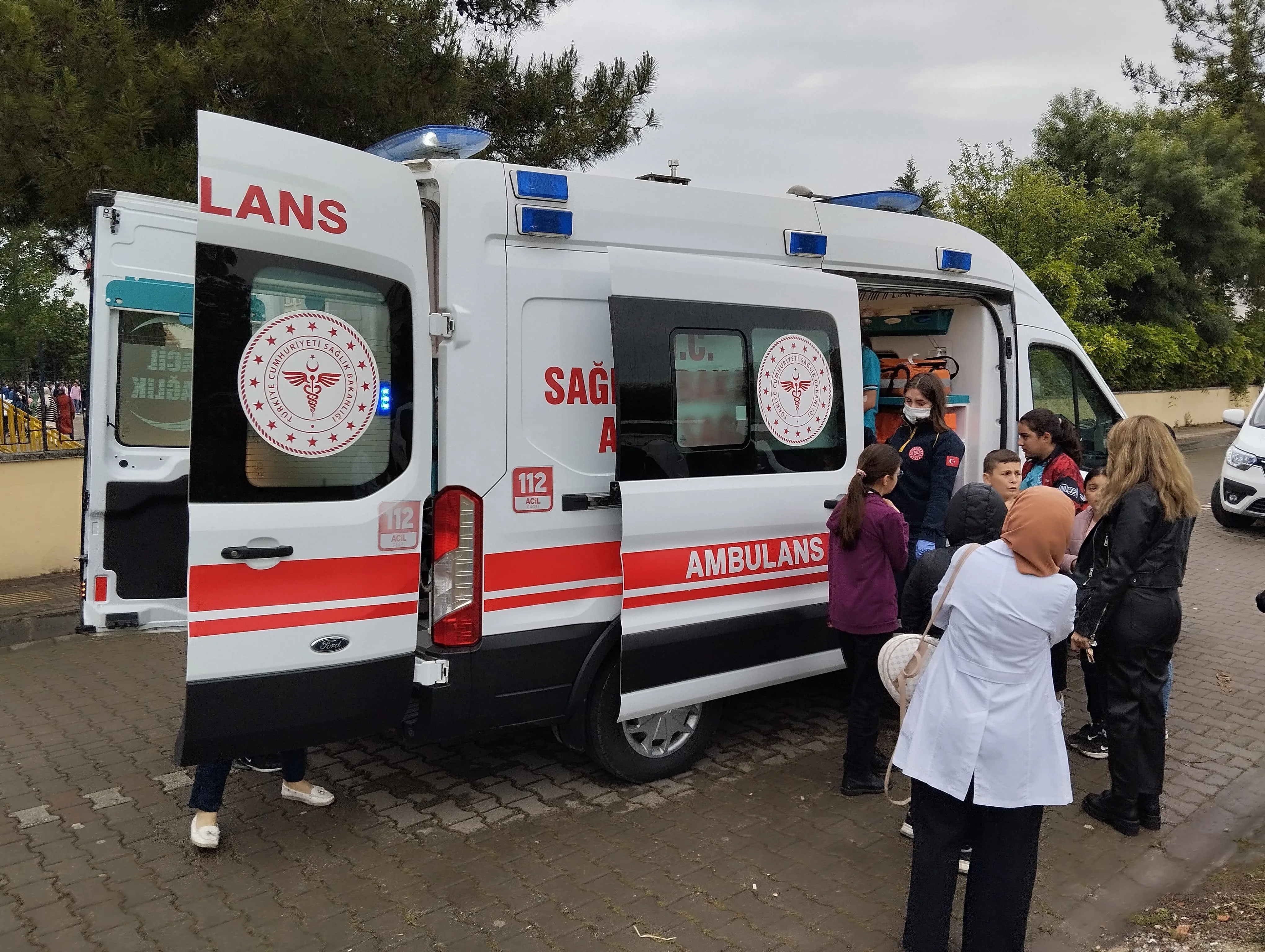 Onlarca Öğrenci Biber Gazından Zehirlendi