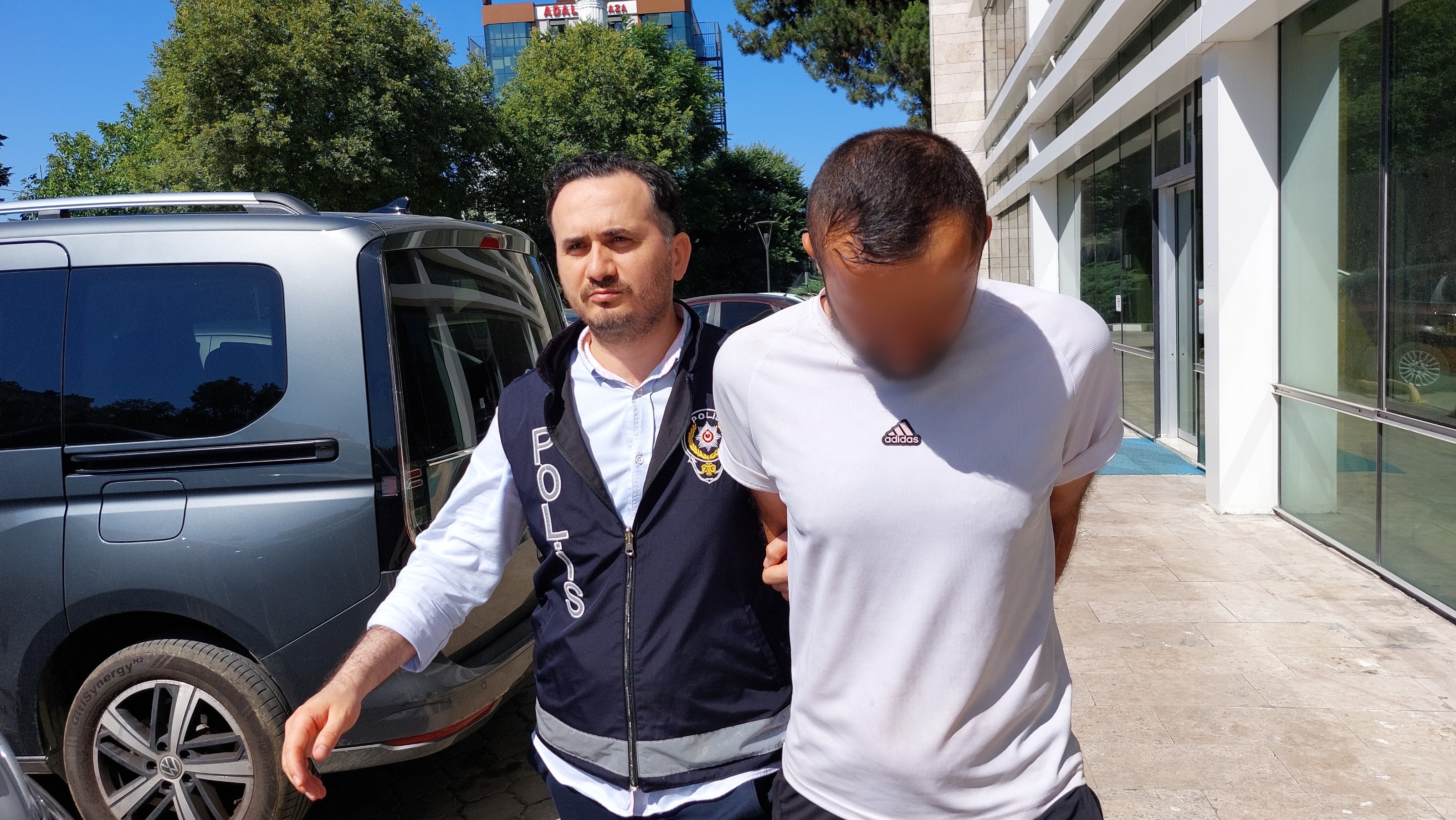 Samsun da Bir Şahıs Annesini Bıçakladı 
