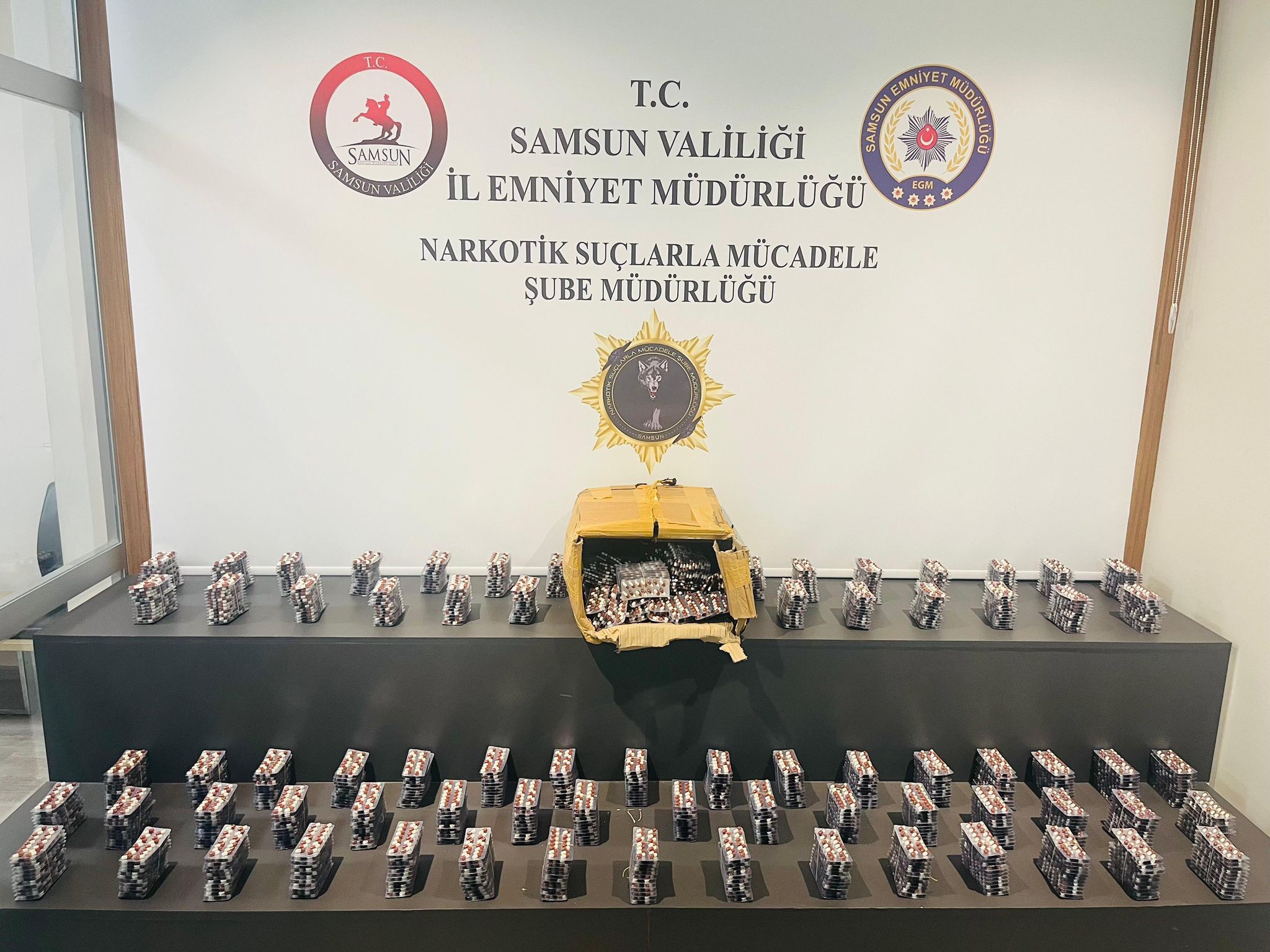 Kargo Kolisinin İçerisinden Uyuşturucu Çıktı 