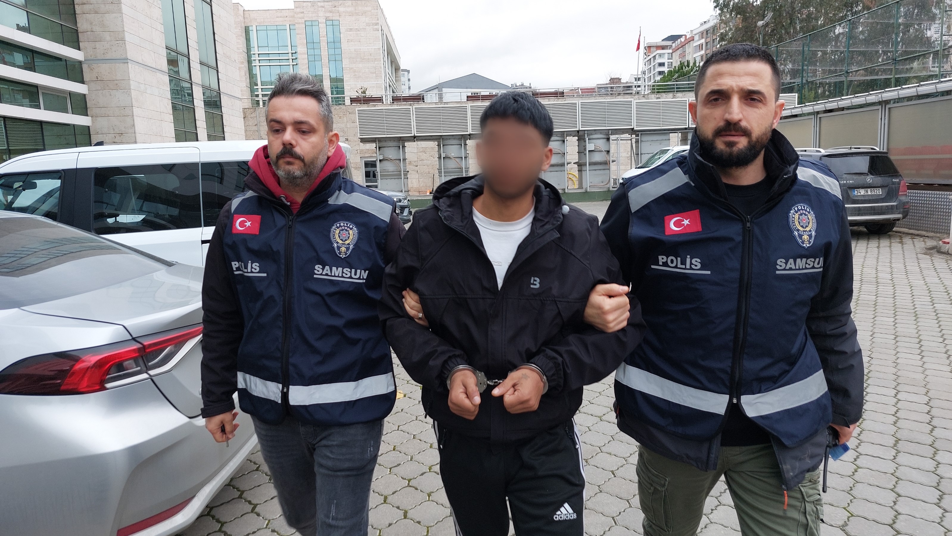 İlkadım'da Bıçaklı Saldırı 