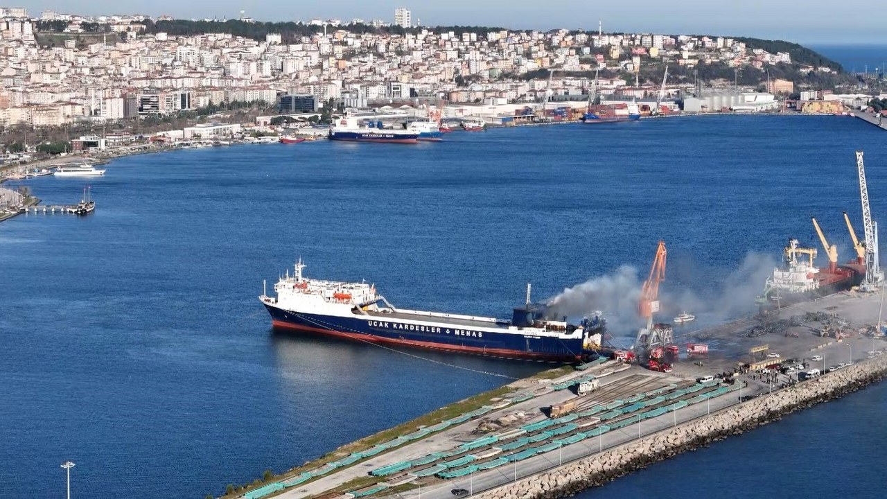 Samsun Limanında Gemi Yangını