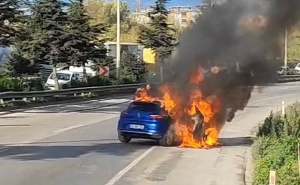 Samsunsporlu Musabba'nın Arabası Alev Aldı