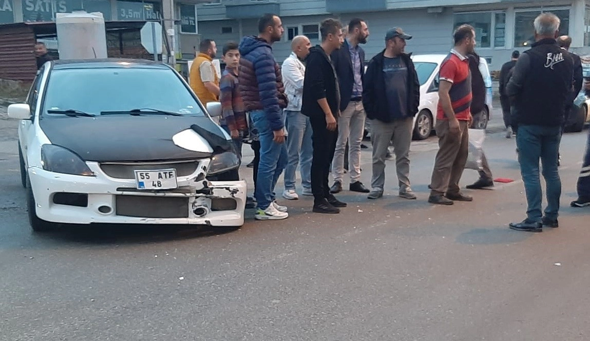 Otomobil Bisiklet Sürücüsüne Çarptı 