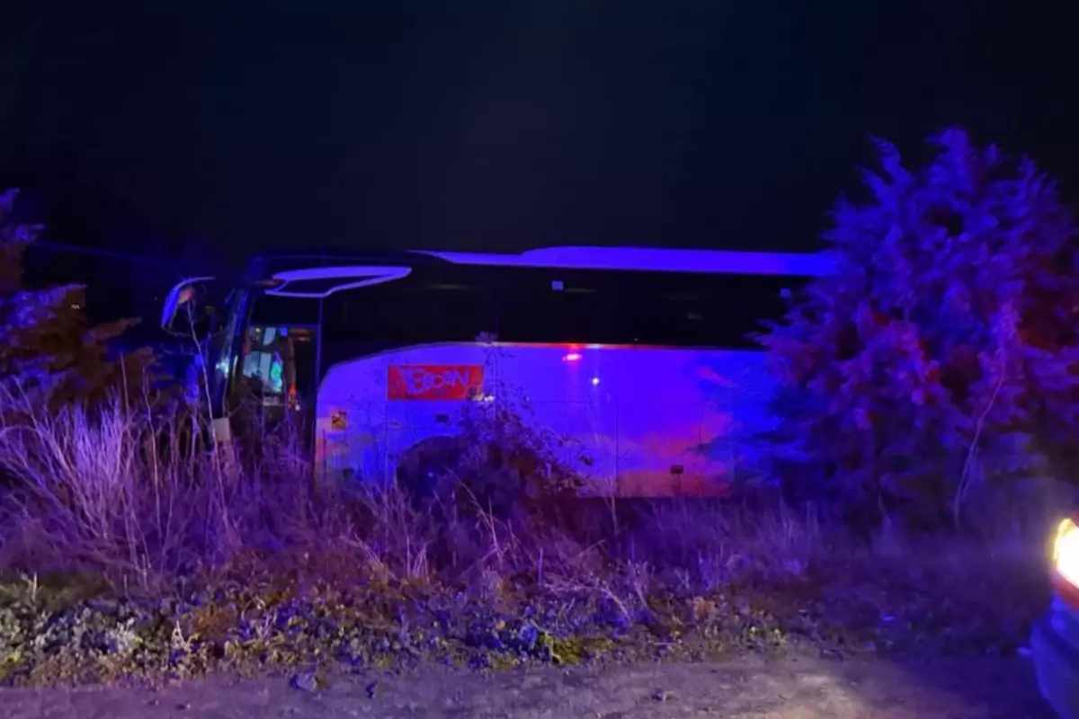 Çanakkale'de Otobüs Şarampole Yuvarlandı