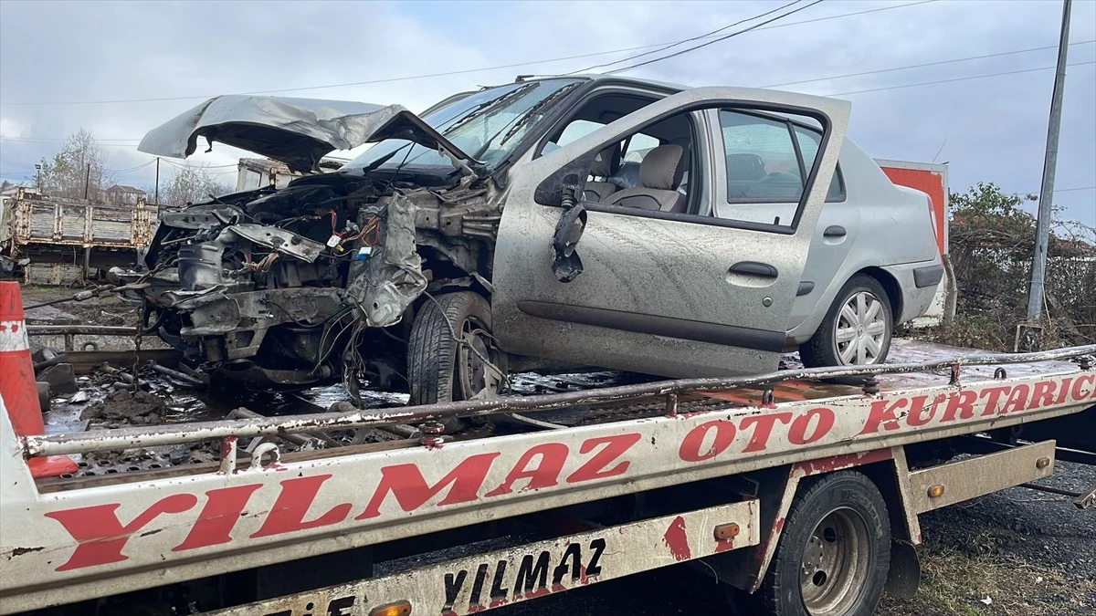 Çarşamba da Sürücü Aydınlatma Direğine Çarptı 