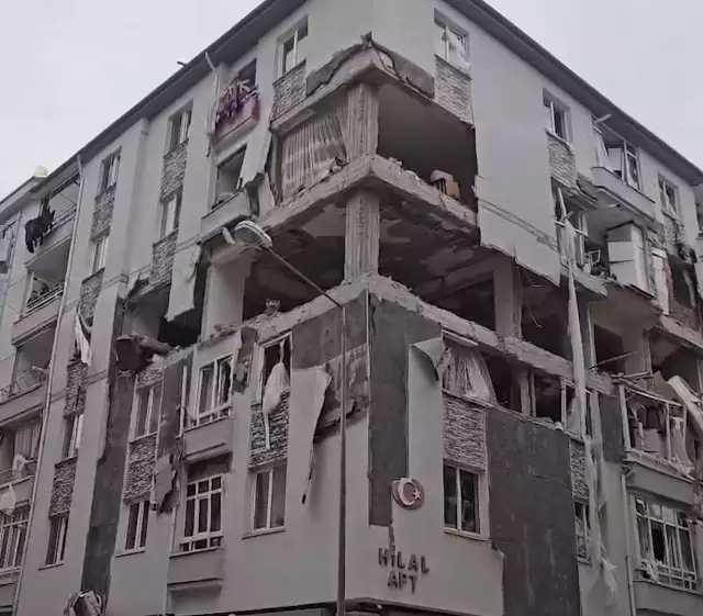 Çorum'da 5 Katlı Apartmanda Doğalgaz Patlaması
