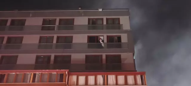 Denizli'de 7 Katlı Apartmanda Yangın 