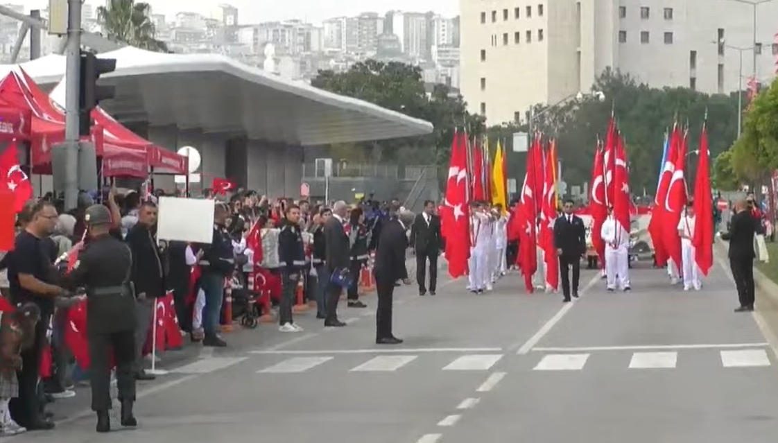 Meşalenin Yandığı Yerde Aynı Heyecan: Samsun Cumhuriyet Işığında Yürüyor