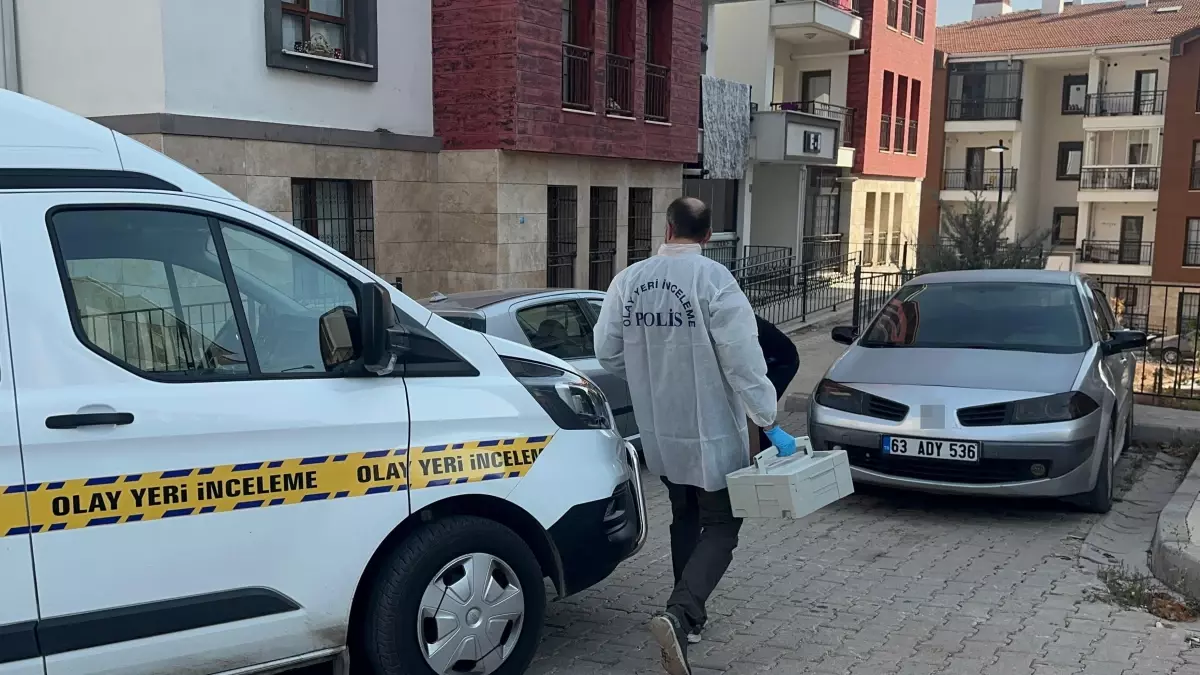 Elazığ'da Bir Anne Kızının Önünde Canına Kıydı 