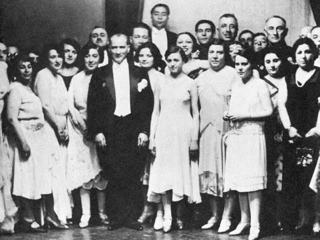5 Aralık Dünya Kadın Hakları Günümüz Kutlu Olsun