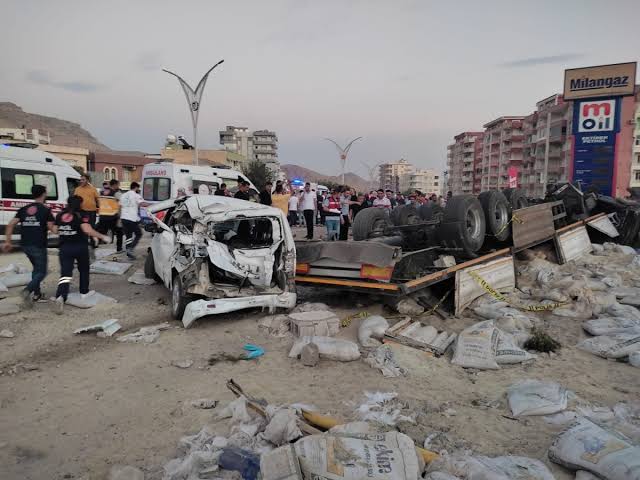 Mardin'de Tır Dehşet Saçtı