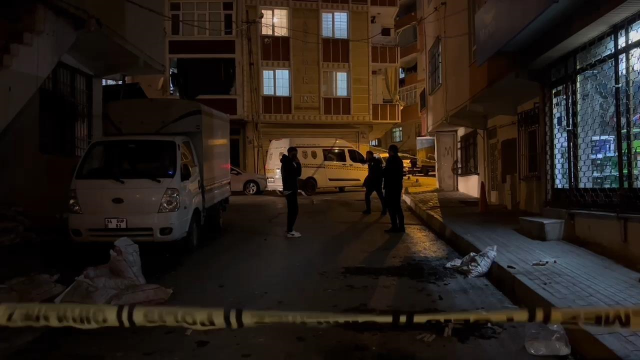 İstanbul Bağcılar'da Polis Aracına EYP ve Molotofkokteyli Saldırı