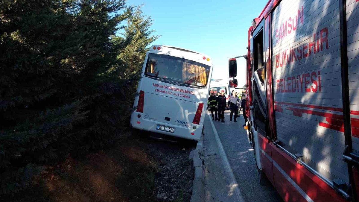 Özel Halk Otobüsü Kaza Yaptı 