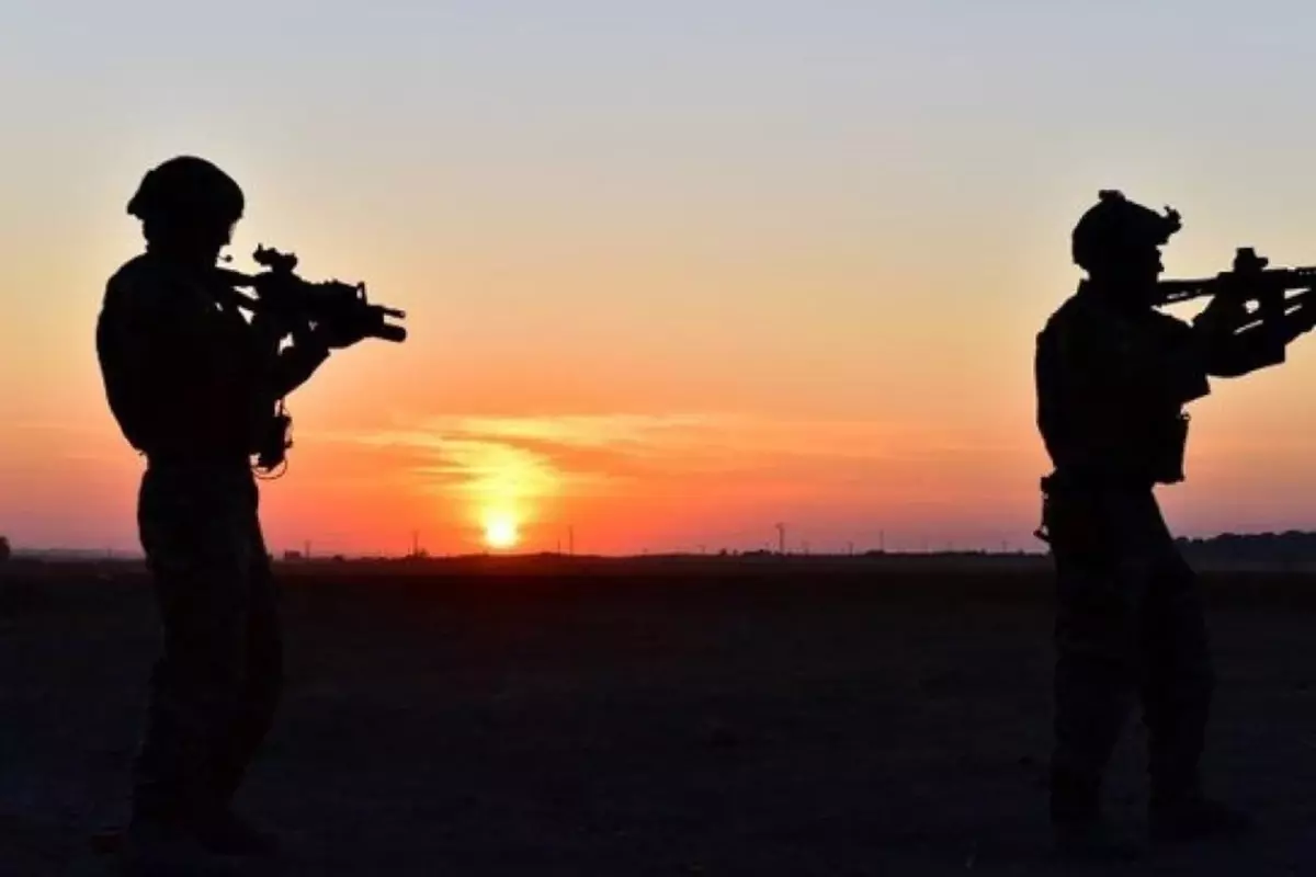Irak ve Suriye'nin kuzeyinde 13 terörist etkisiz hale getirildi