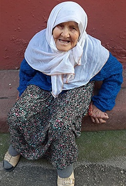 Camdan Düşen Kadın Hayatını Kaybetti