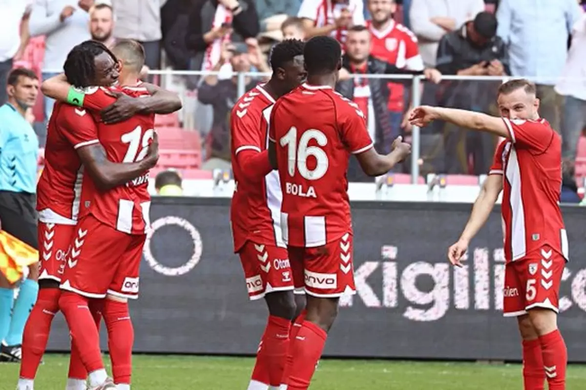 Samsunspor Eyüpspor'u 3-0 Mağlup Etti 