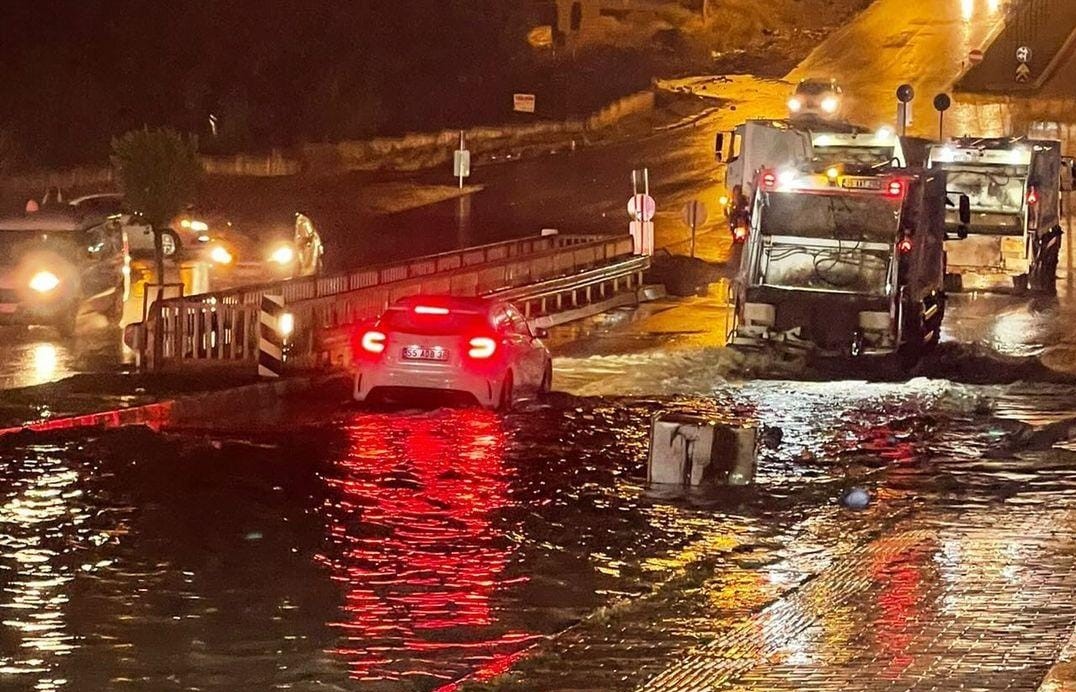 Samsun'da sağanak yağış etkili oldu