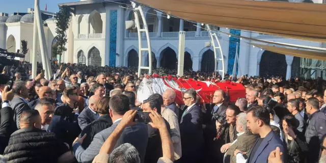 Sırrı Süreyya Önder Son Yolculuğuna Uğurlandı 