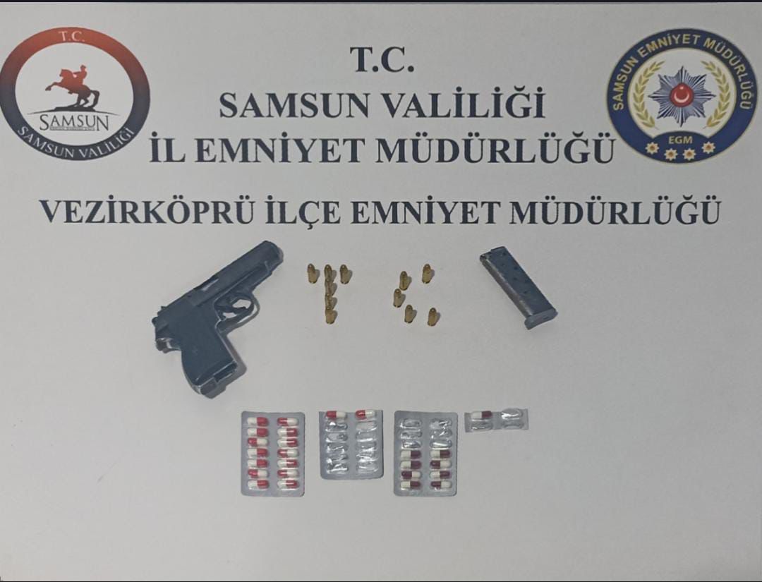 Kavga İhbarına Giden Polis Uyuşturucuyla Karşılaştı 